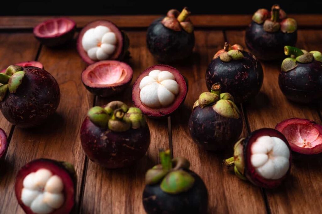 How to Grow Mangosteen From Seed